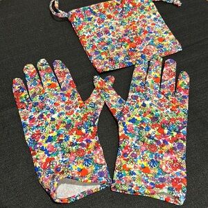 Fashionista Gloves Love Bouquet Set. NEW